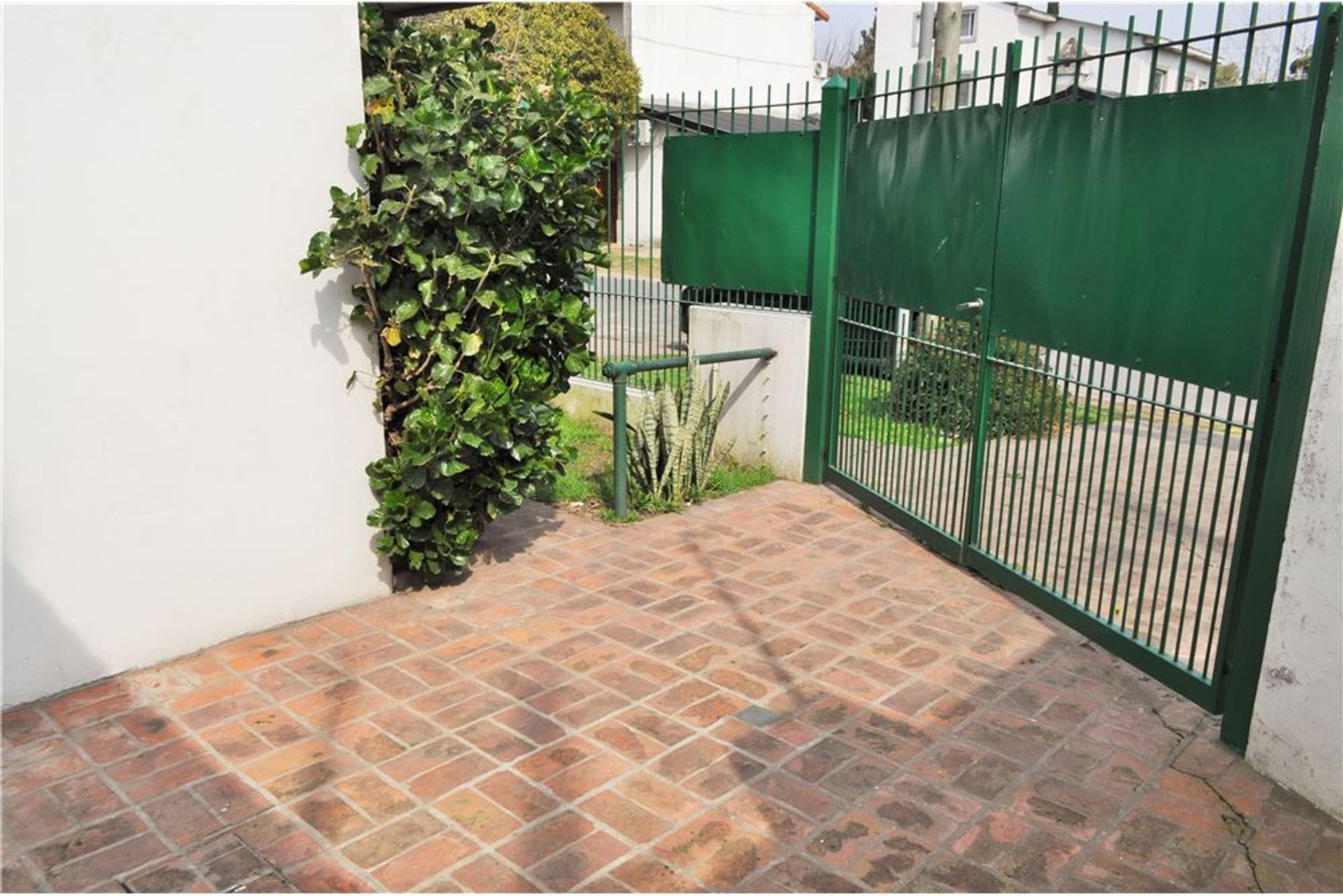 Casa 4 Amb Con Jardin Y Cochera - Don Torcuato