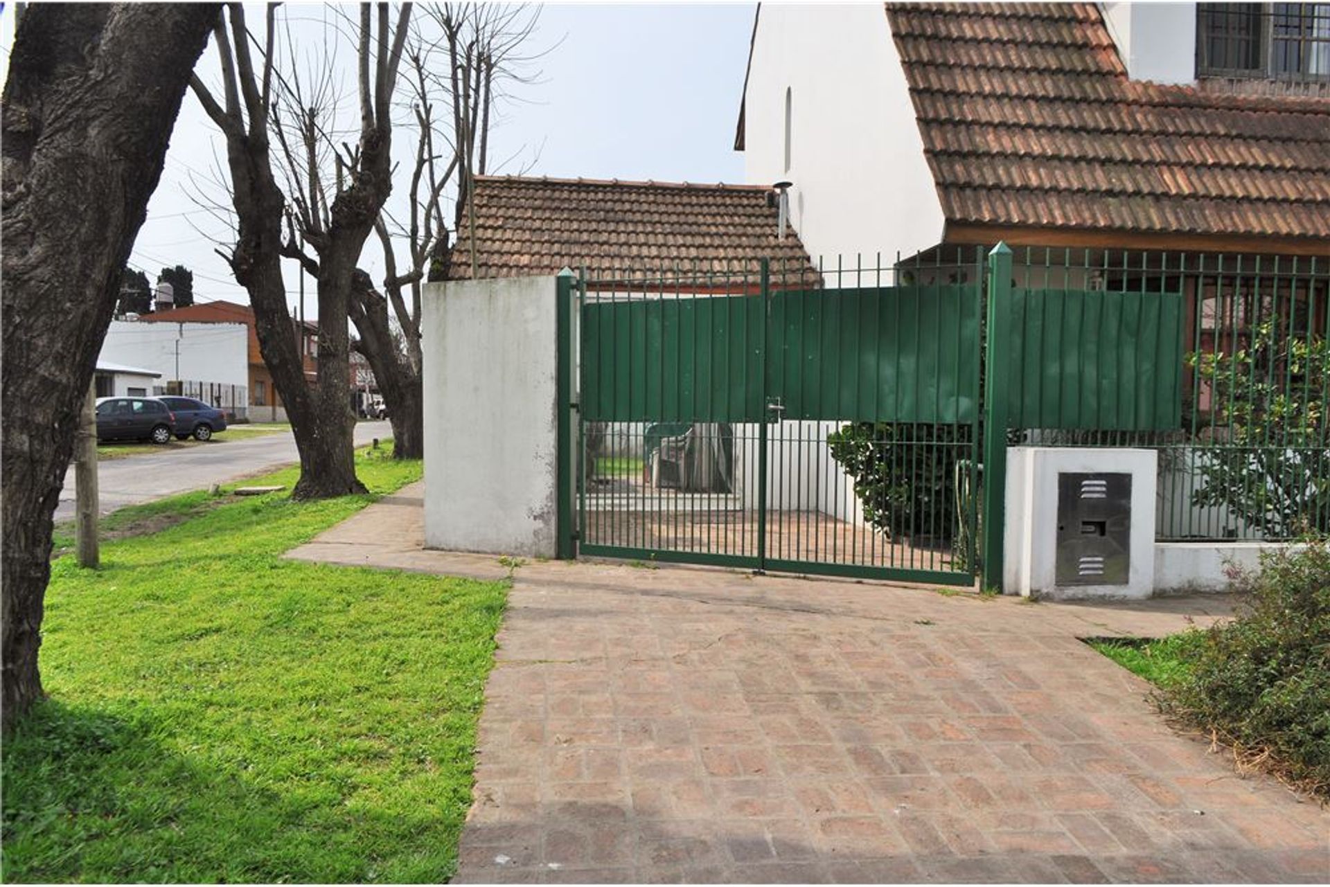 Casa 4 Amb Con Jardin Y Cochera - Don Torcuato
