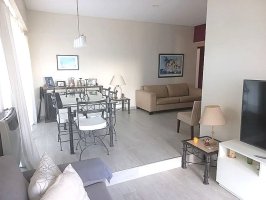 Apartment for sale in Olivos – 5 rooms, balcony, garage, near river