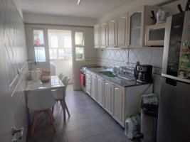 Apartment for sale in Olivos – 5 rooms, balcony, garage, near river