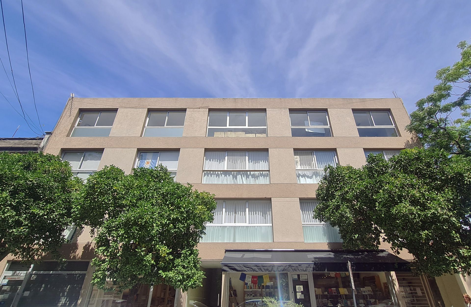 VENTA depto 2 ambientes en San Isidro con cochera