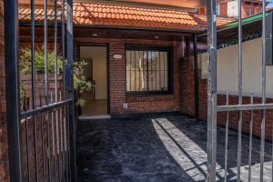 3-room apartment for sale in Carapachay, with grill and garage