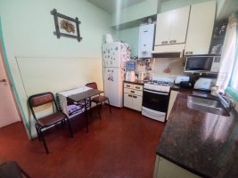 Duplex for Sale – 4 Rooms, Patio, Garage – Olivos