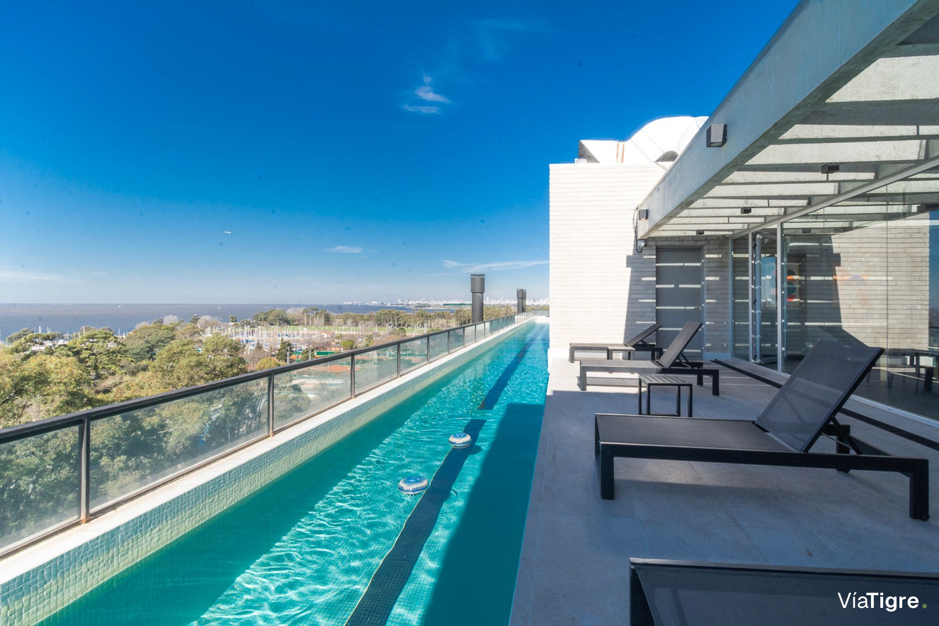 Venta Duplex 4 mb Puerto de olivos cocheras 209m2