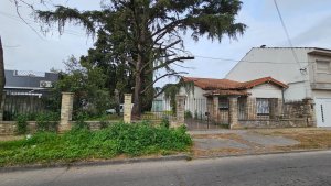 Venta de Lote doble en Carapachay zona residencial