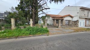 Venta de Lote doble en Carapachay zona residencial