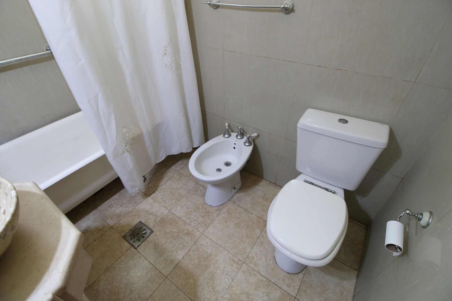 Venta casa 6 ambientes Jardín Quincho Olivos