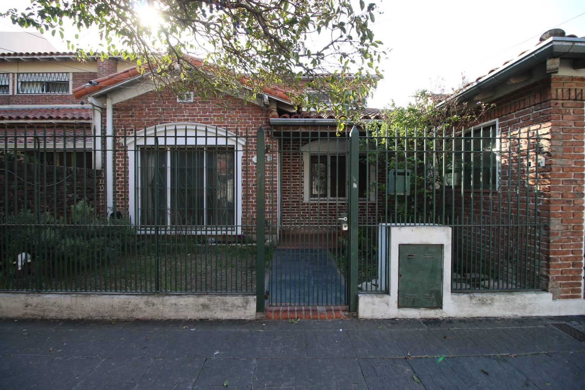 Venta casa 6 ambientes Jardín Quincho Olivos