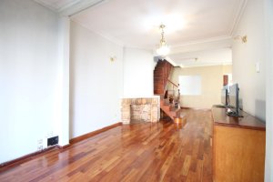 Venta casa 8 ambientes Jardín Quincho Olivos