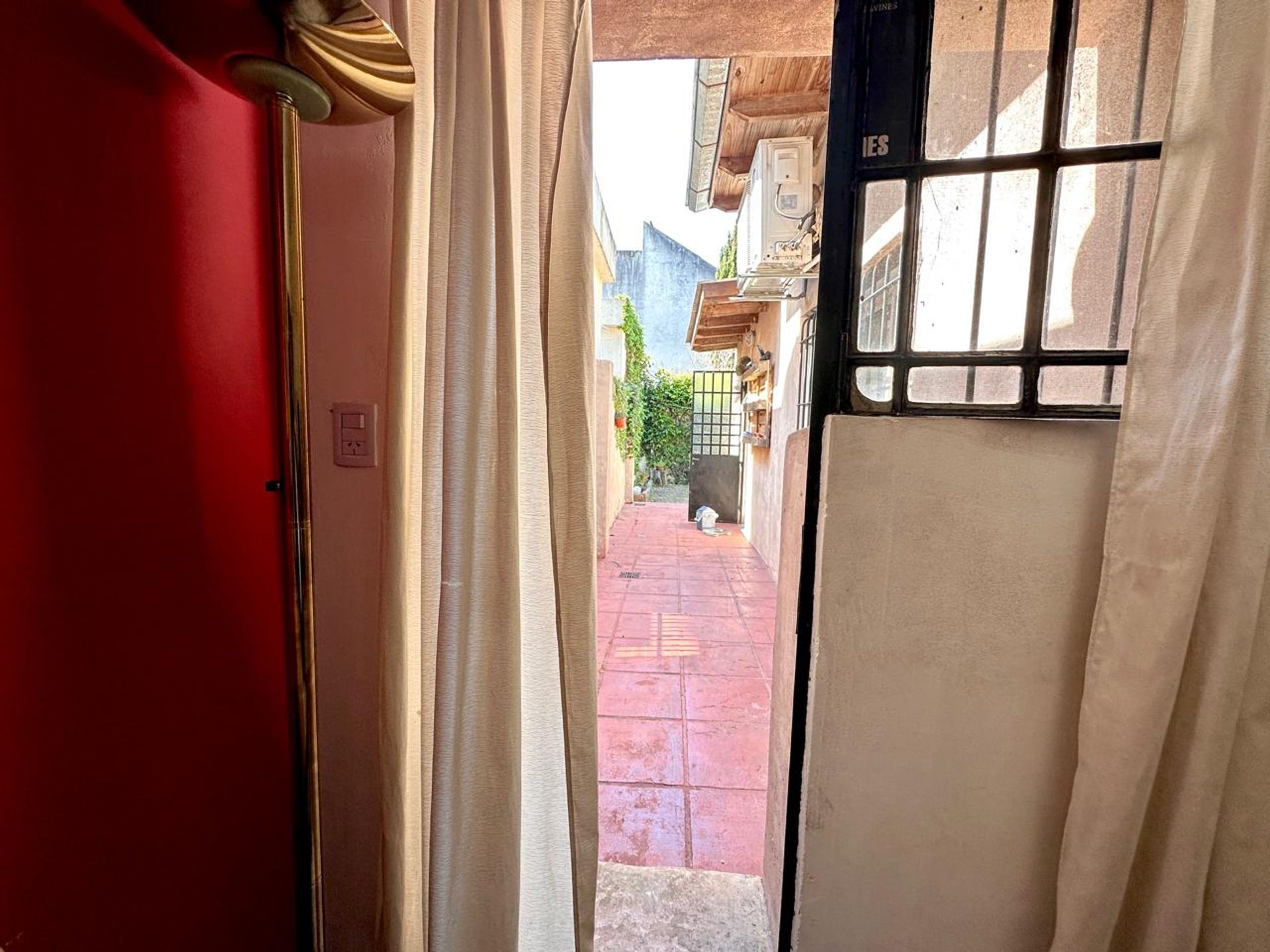 Venta PH 2 ambientes con local en Villa Adelina
