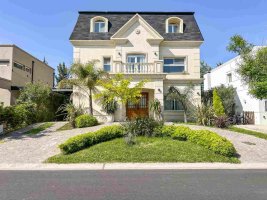 Venta Casa Estilo Frances Amoblada, Nordelta
