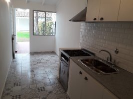 Venta Casa 5 Ambientes Jardi Lote Propio Martinez