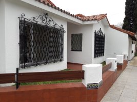 Venta Casa 5 Ambientes Jardi Lote Propio Martinez