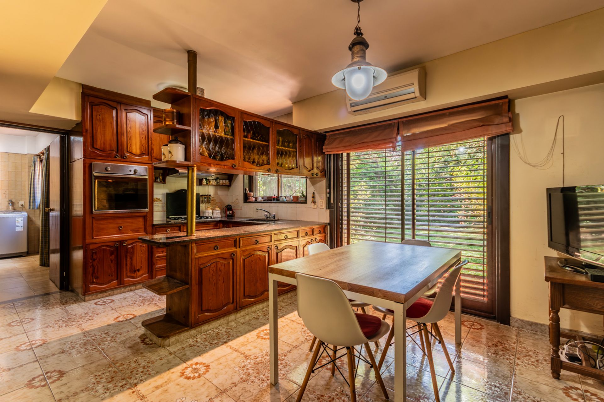 Casa 5 Amb En Venta Con Jardin, Garaje En Florida