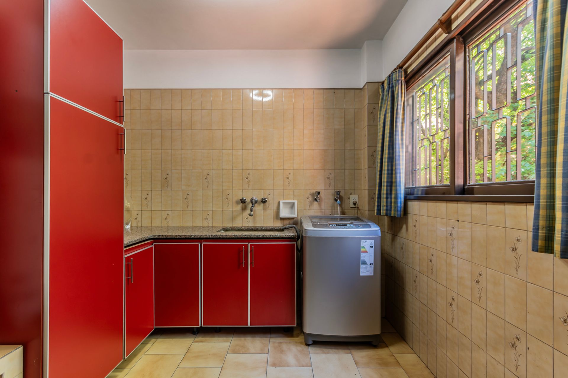 Casa 5 Amb En Venta Con Jardin, Garaje En Florida