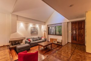 Casa 5 Amb En Venta Con Jardin, Garaje En Florida