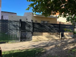 Casa Boulogne 3 ambientes, patio. Lote Propio.