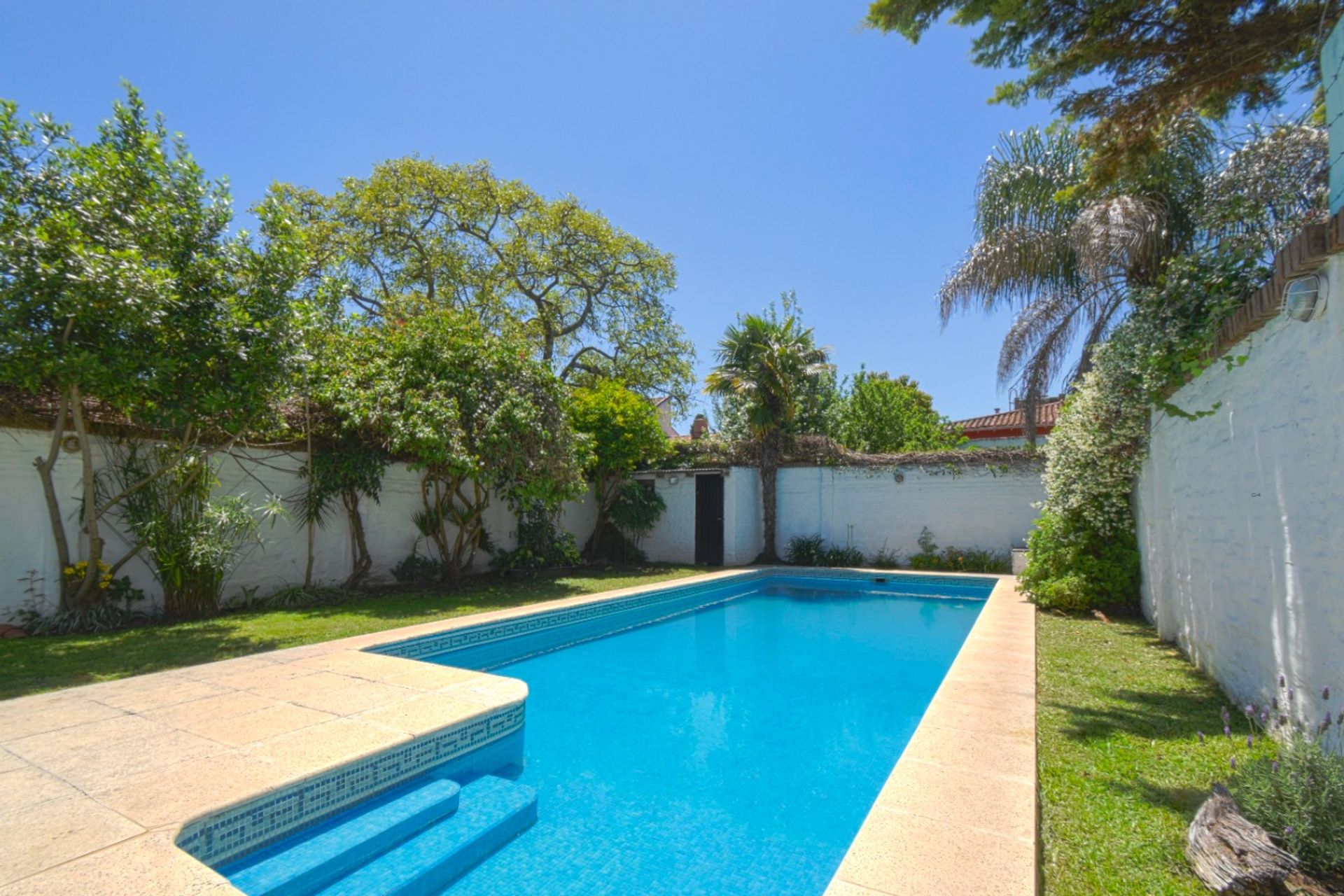 Venta CASA 4 amb con Pileta y Jardín MARTINEZ