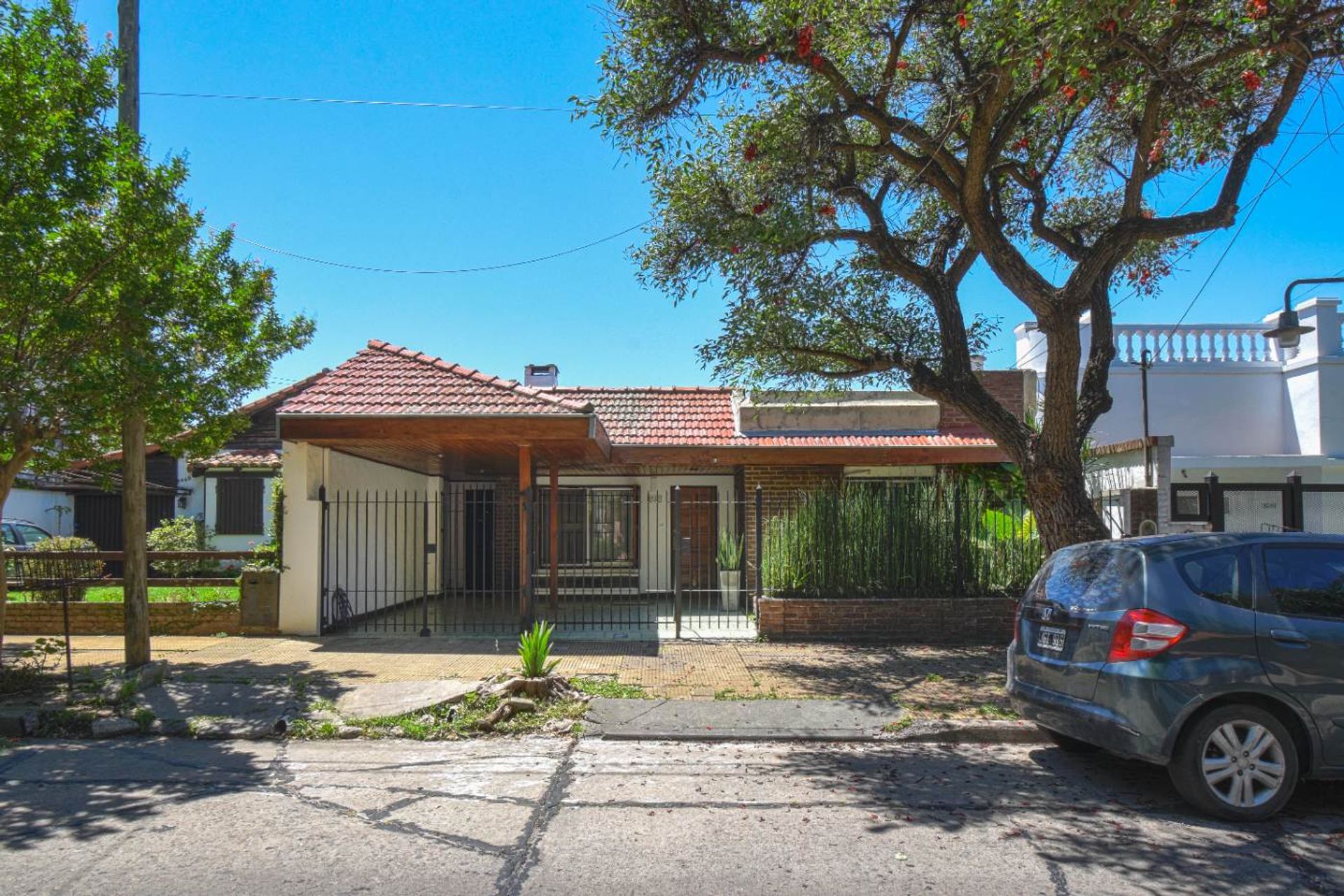 Venta CASA 4 amb con Pileta y Jardín MARTINEZ