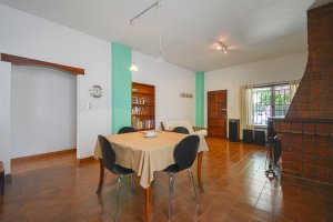 Venta CASA 4 amb con Pileta y Jardín MARTINEZ