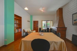 Venta CASA 4 amb con Pileta y Jardín MARTINEZ