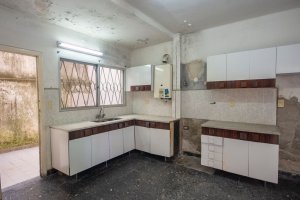 Sale: 2-room Apartment with Patio in Tigre – For Renovation