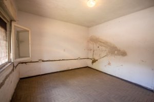 Sale: 2-room Apartment with Patio in Tigre – For Renovation