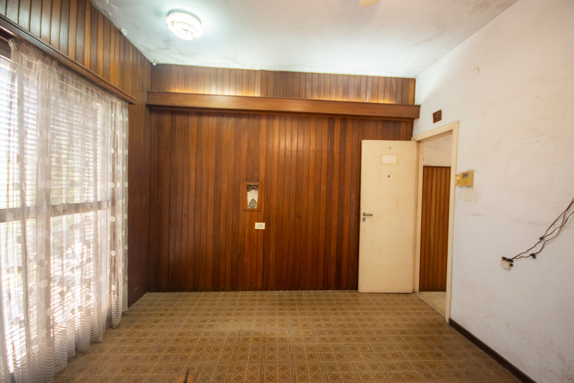 Sale Ph 3 Rooms with Parking and Terrace in Tigre, Needs Renovation