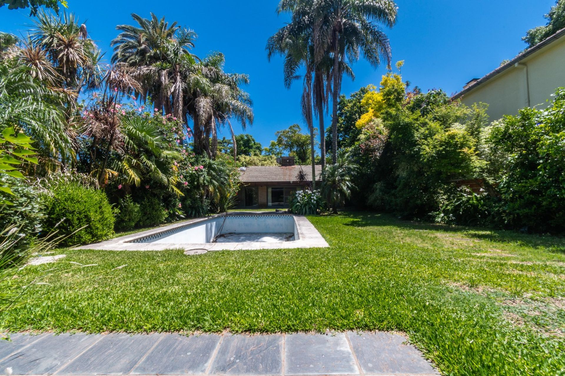 Venta Casa 7 amb con Parque y Pileta en Beccar