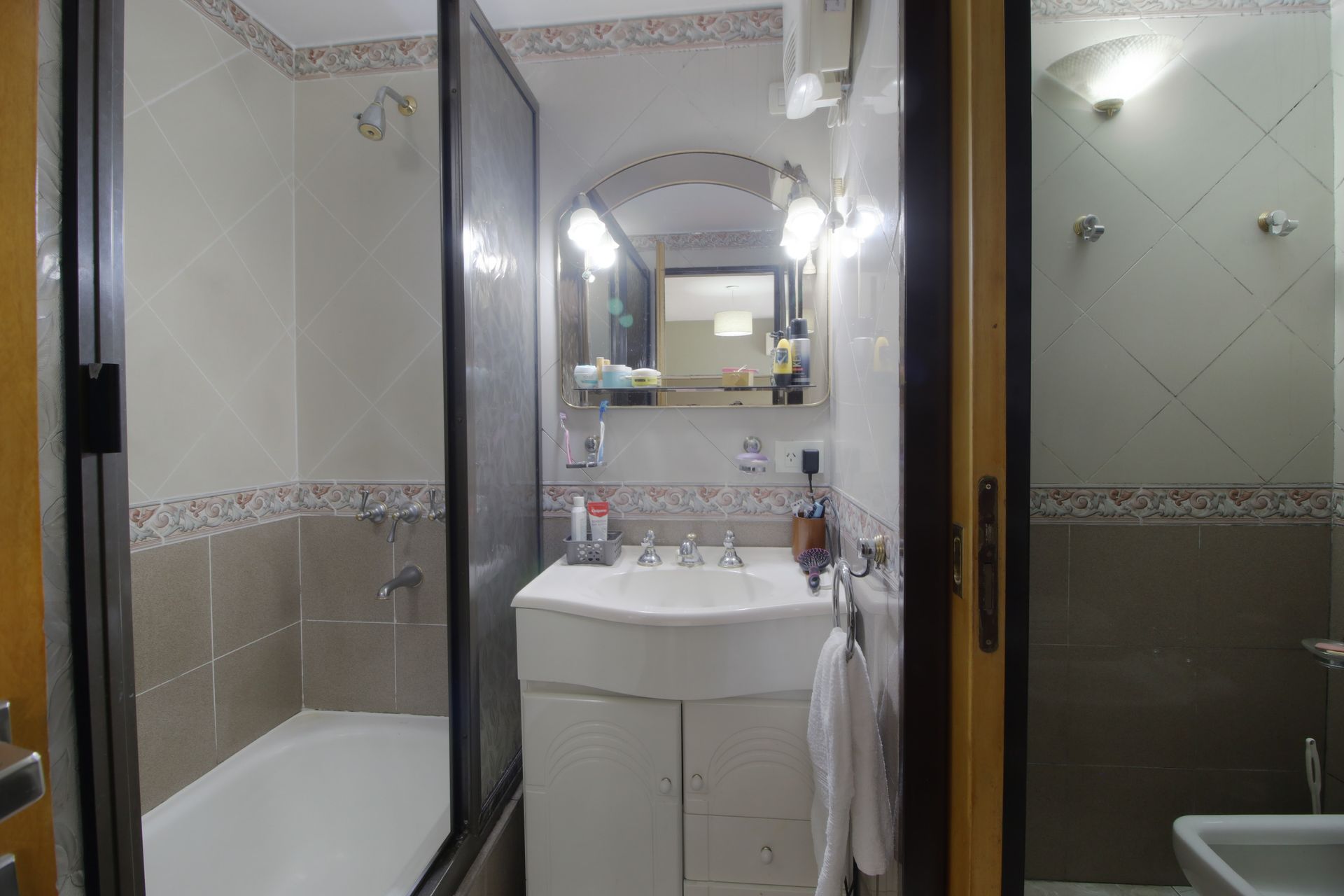 Venta casa 6 amb, pileta, quincho, jardín, jacuzzi