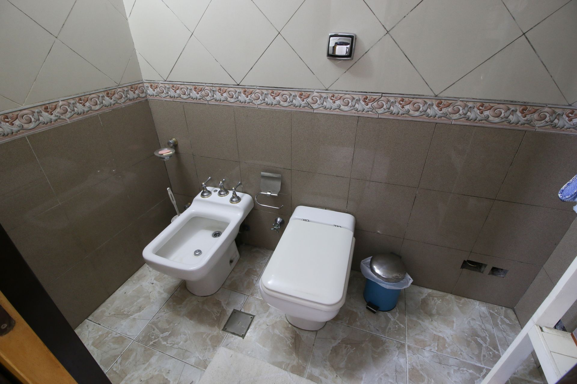 Venta casa 6 amb, pileta, quincho, jardín, jacuzzi