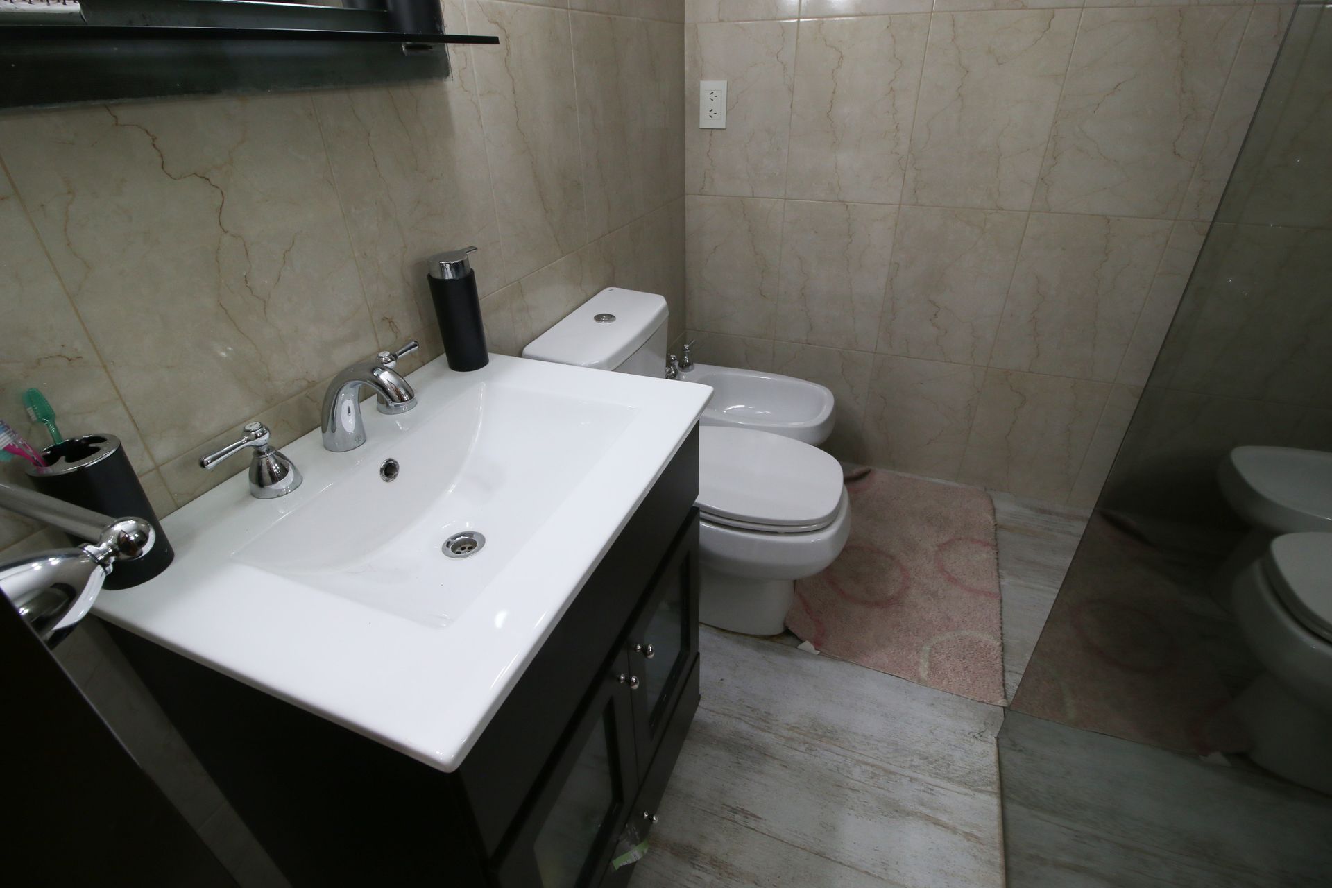 Venta casa 6 amb, pileta, quincho, jardín, jacuzzi