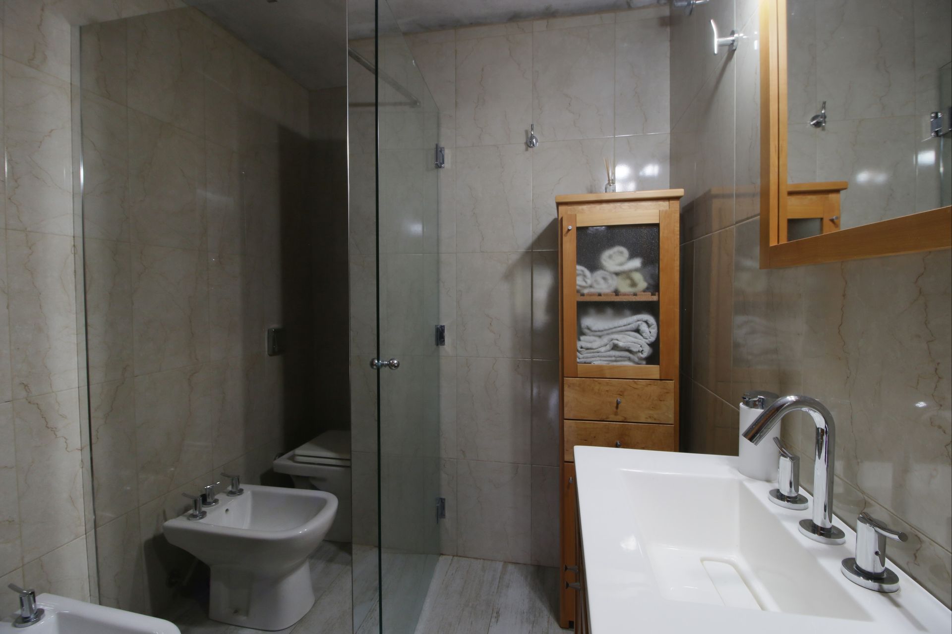 Venta casa 6 amb, pileta, quincho, jardín, jacuzzi