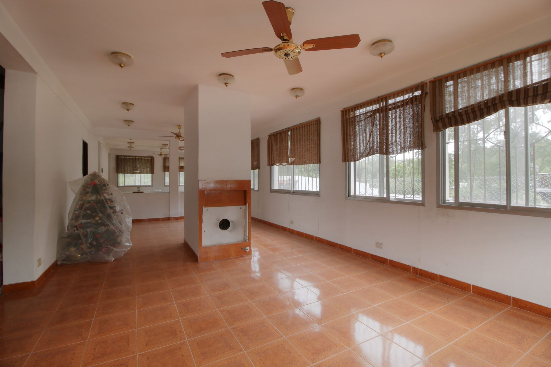 Venta casa 6 amb, pileta, quincho, jardín, jacuzzi