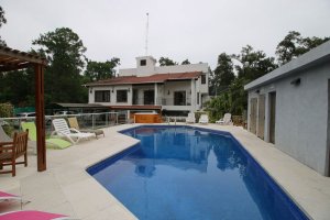 Venta casa 6 amb, pileta, quincho, jardín, jacuzzi