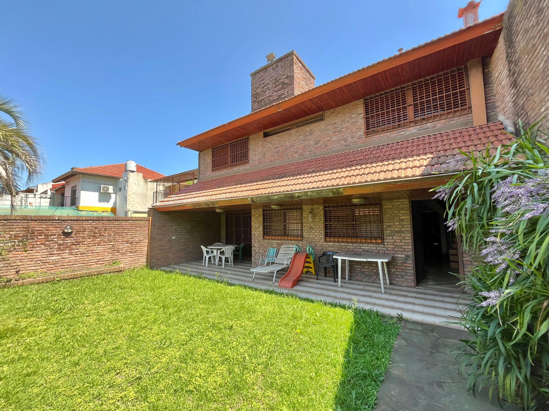 Venta Casa 6 amb c/pileta y quincho a reciclar