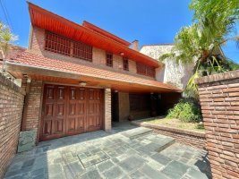 House for Sale 6 rooms with pool and patio to be refurbished