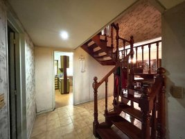 House for Sale 6 rooms with pool and patio to be refurbished