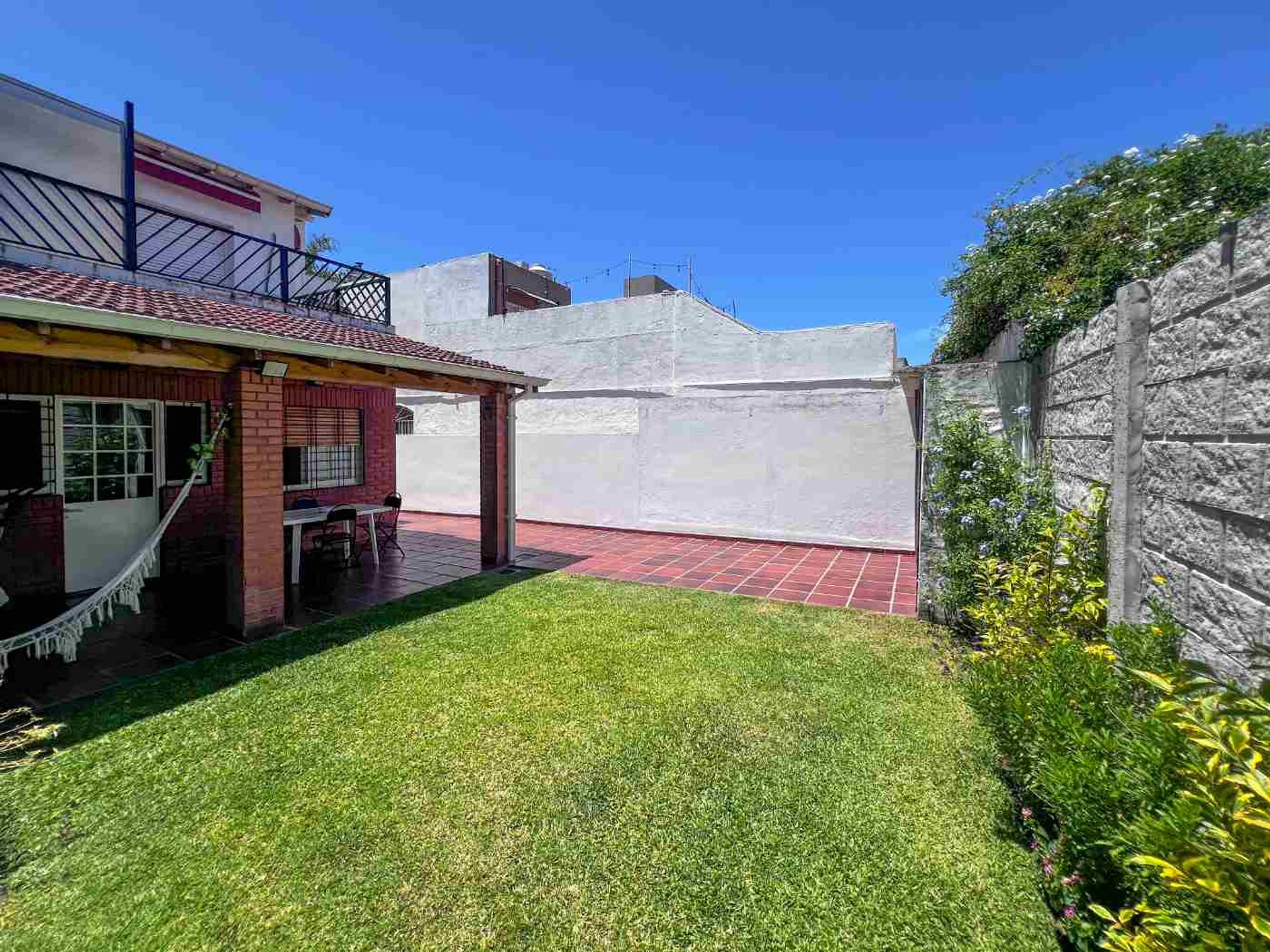 Venta Casa multifamiliar Martinez con jardin