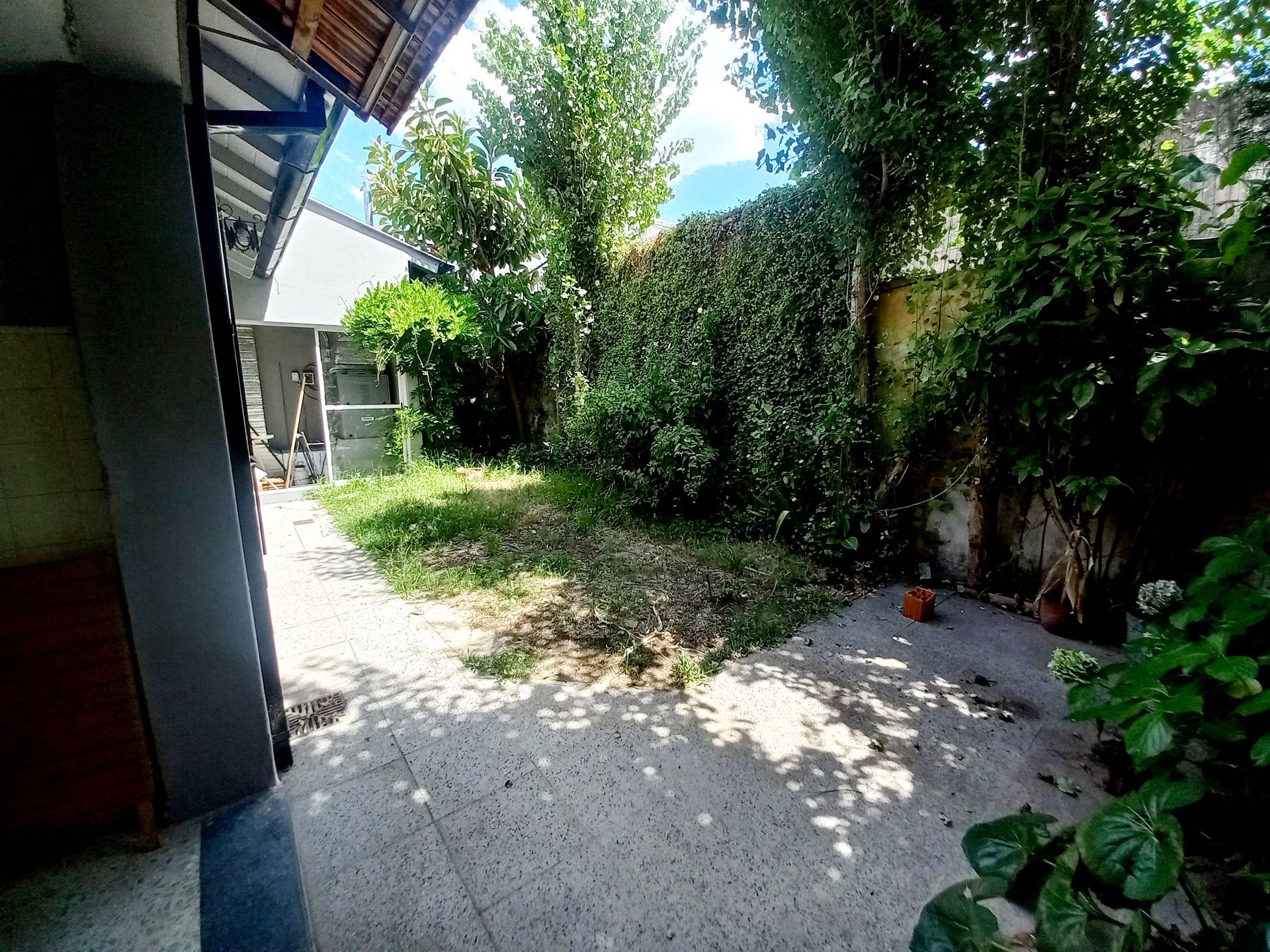 Venta Casa 4 Ambientes Jardin Y Cochera
