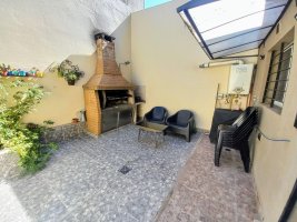 House for Sale – 4 Rooms, Garage, Patio, Florida