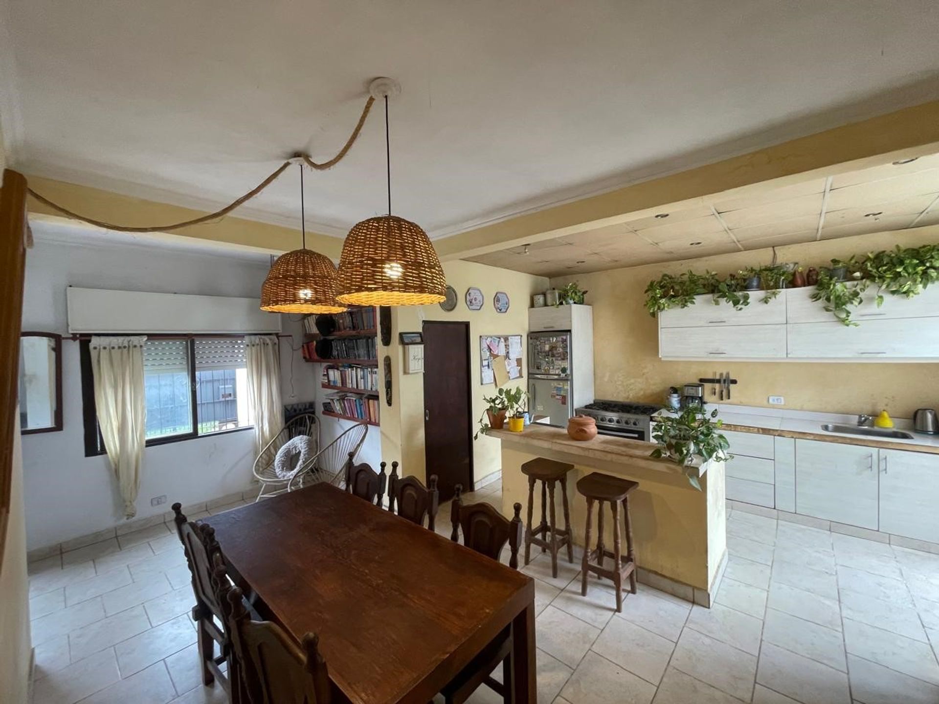 Venta casa con cochera y patio, Don Torcuato Tigre