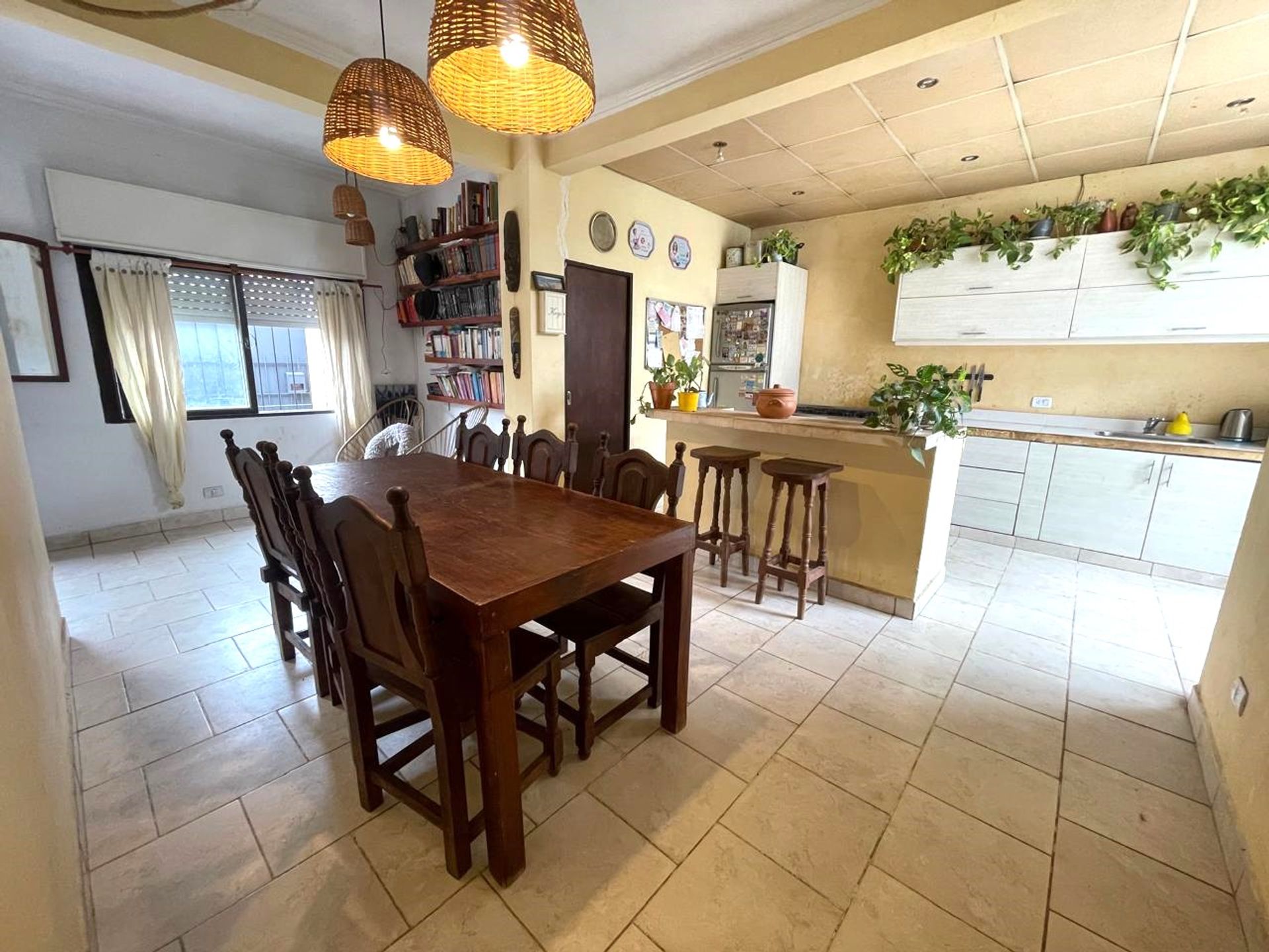 Venta casa con cochera y patio, Don Torcuato Tigre