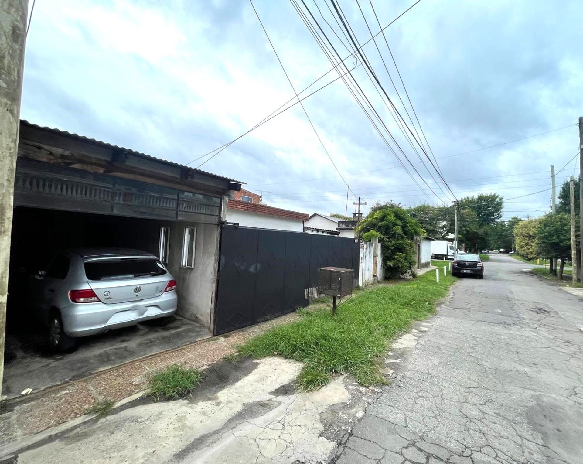 Venta casa con cochera y patio, Don Torcuato Tigre