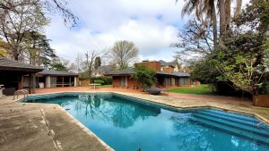 5-room house for sale with garden and pool, Lomas San Isidro