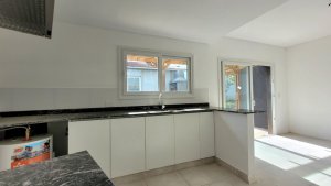 Brand-new 3-room apartment with garden for sale in Boulogne