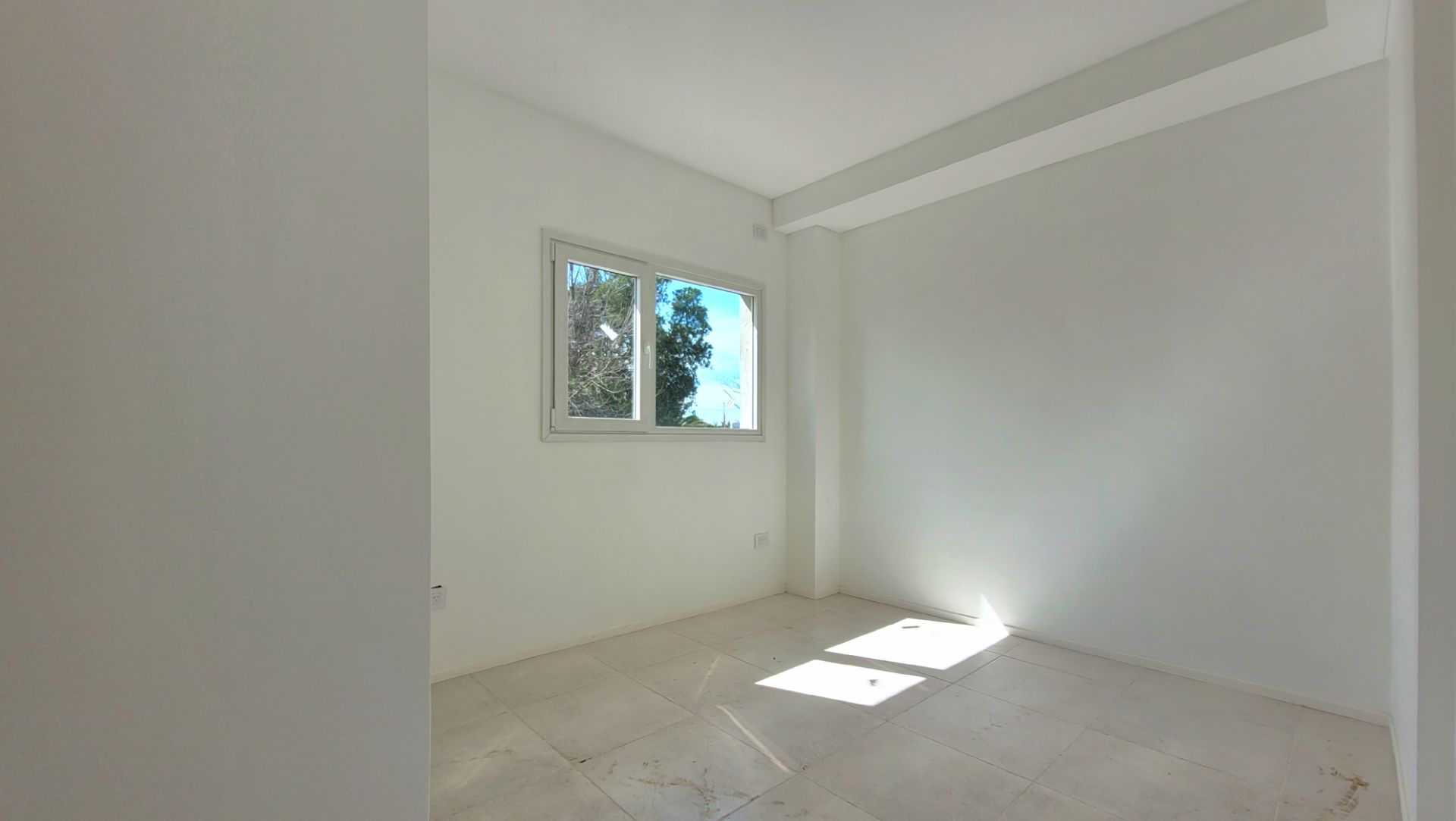 Venta PH cuatro ambientes con jardín en Boulogne