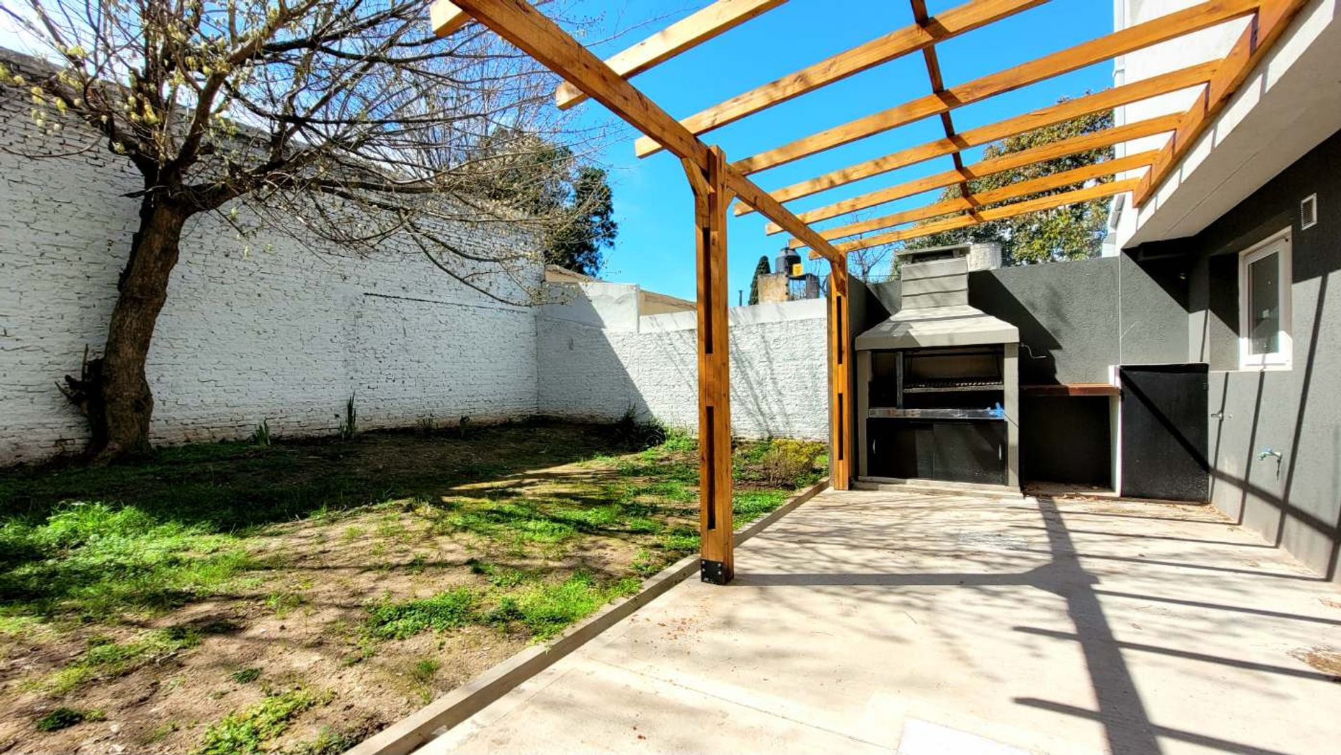 Venta PH cuatro ambientes con jardín en Boulogne