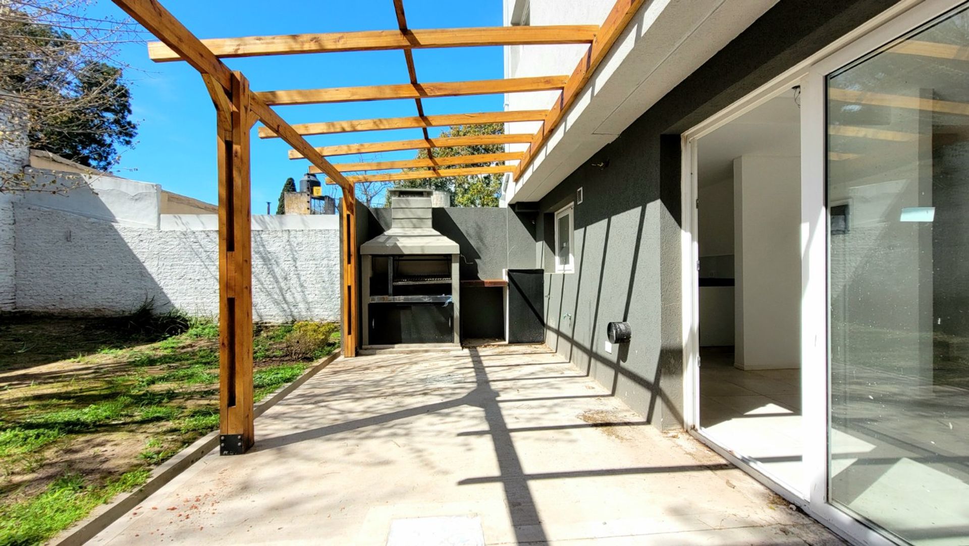 Venta PH cuatro ambientes con jardín en Boulogne
