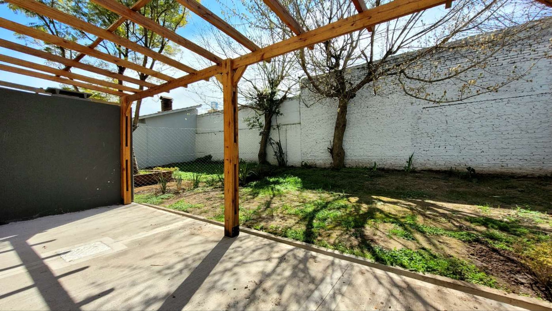 Venta PH cuatro ambientes con jardín en Boulogne
